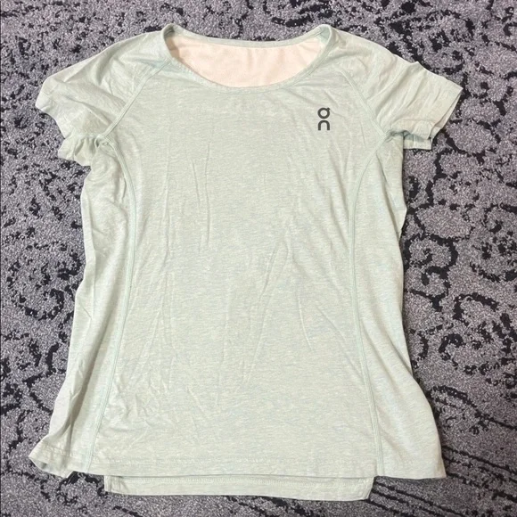 SET OF TWO! ON Cloud Running Women's Light Green and Coral Tees size small - Picture 6 of 10